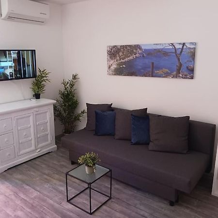 Studio Meuble Bord De Mer Bormes-les-Mimosas Εξωτερικό φωτογραφία